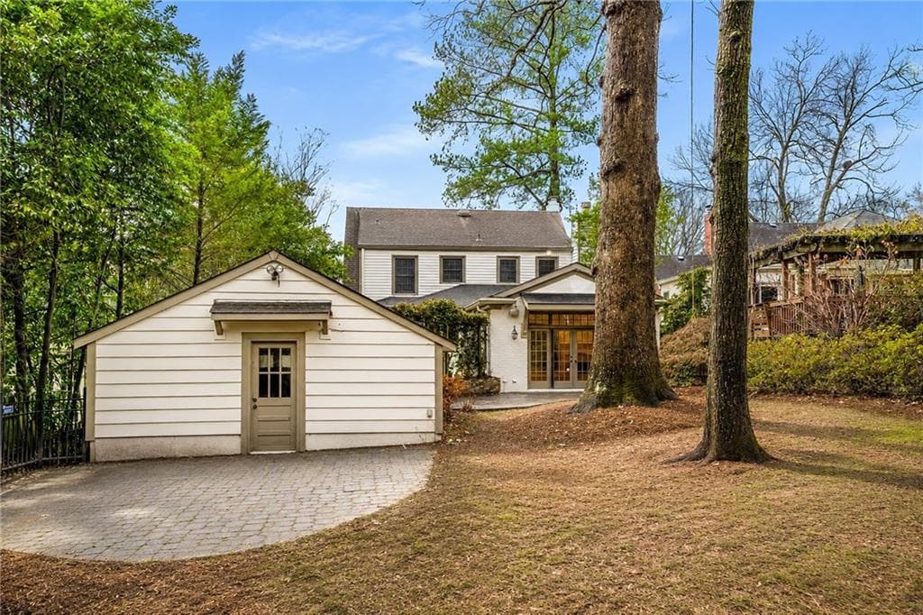 5 bedroom, 5 bathroom, 3,615 sq ft single family residence for sale at 2896 North Hills Drive, Atlanta, GA 30305 — photo 7
