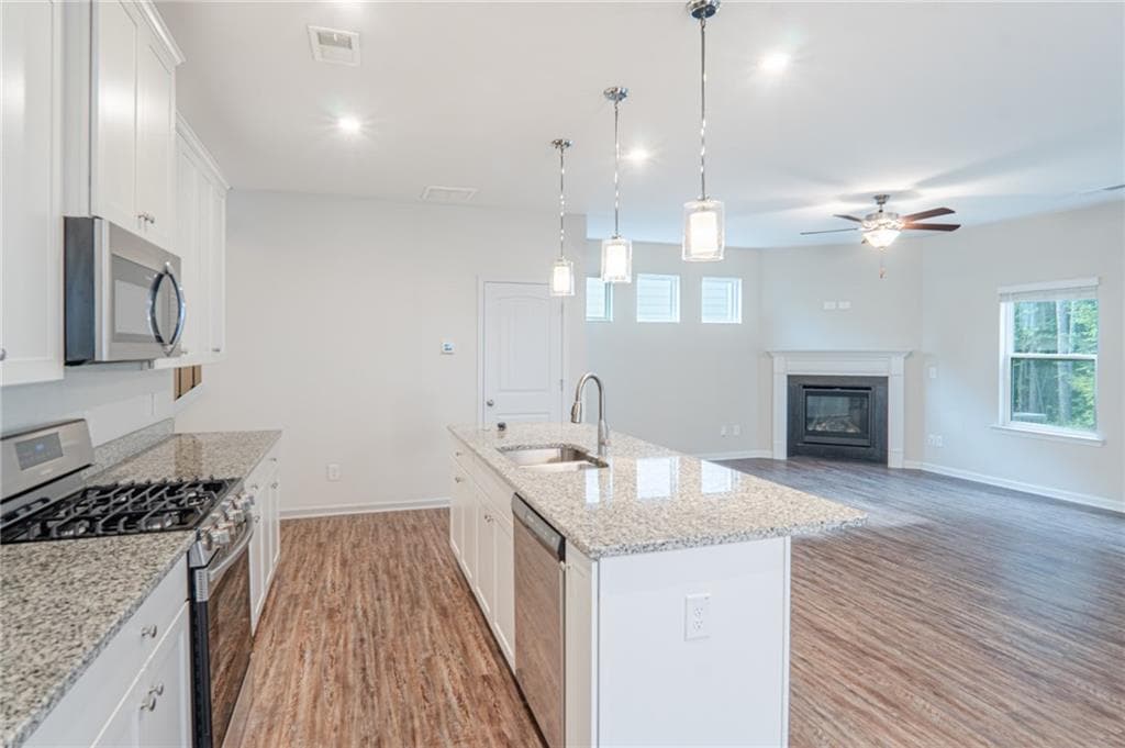 3 bedroom, 3 bathroom, 1,979 sq ft single family residence for rent at 108 Bryon Lane, Acworth, GA 30102 for $2,245 a month — photo 3