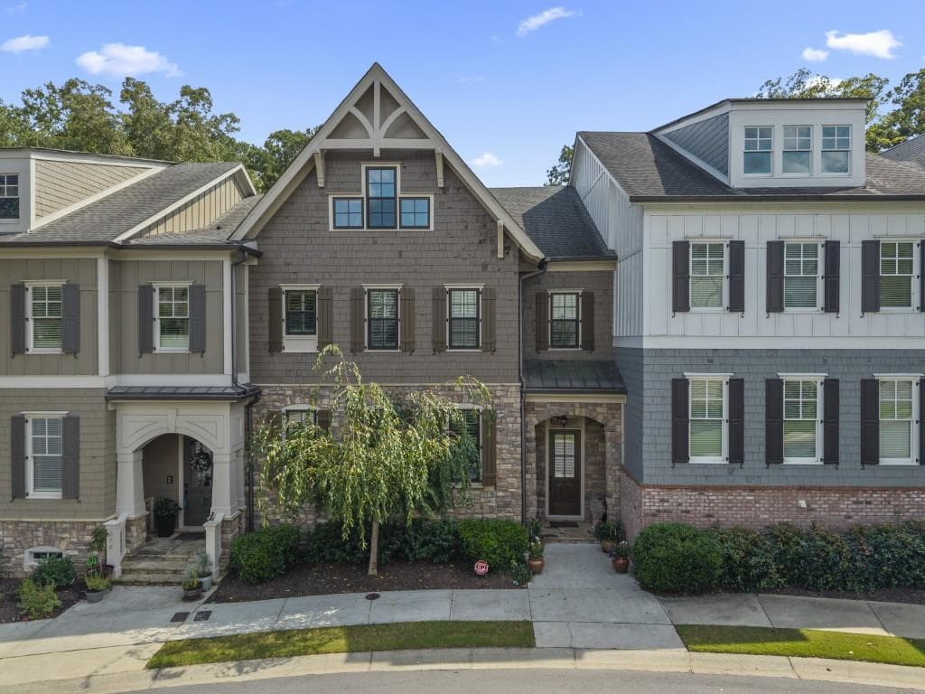 3 bedroom, 4 bathroom, 3,948 sq ft townhouse for sale at 276 Trecastle Square, Canton, GA 30114