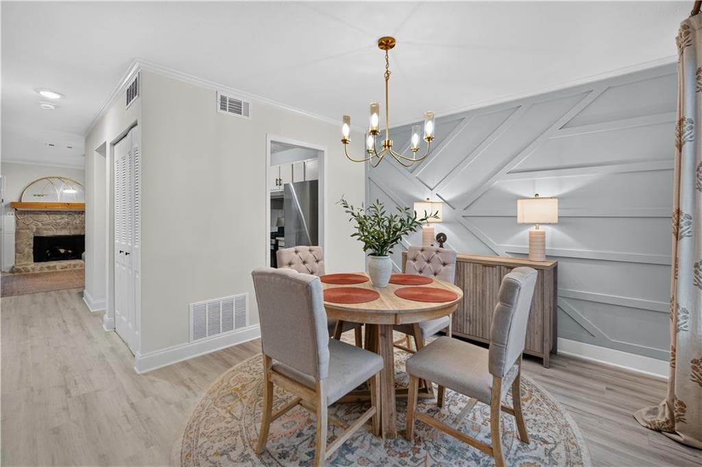 2 bedroom, 3 bathroom, 1,136 sq ft townhouse for sale at 6600 Autumn Trace Drive, Peachtree Corners, GA 30092 — photo 2