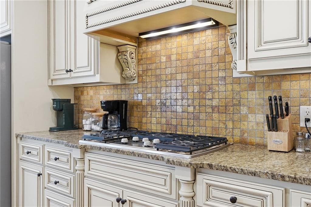 5 bedroom, 4 bathroom, 3,630 sq ft single family residence under contract at 123 Fairway Run, Forsyth, GA 31029 — photo 8