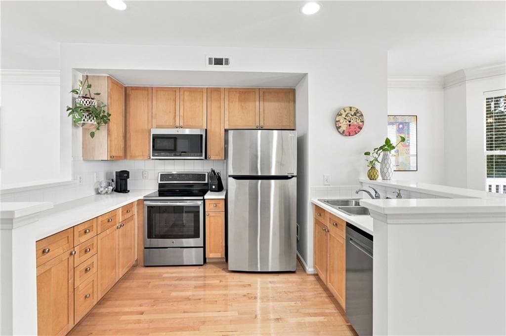 2 bedroom, 2 bathroom, 1,212 sq ft townhouse for sale at 951 Glenwood Avenue 2402, Atlanta, GA 30316 — photo 5