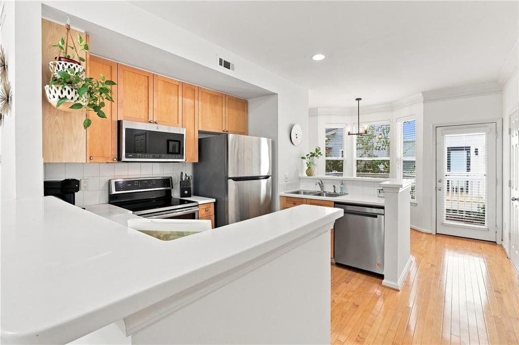 2 bedroom, 2 bathroom, 1,212 sq ft townhouse for sale at 951 Glenwood Avenue 2402, Atlanta, GA 30316 — photo 6