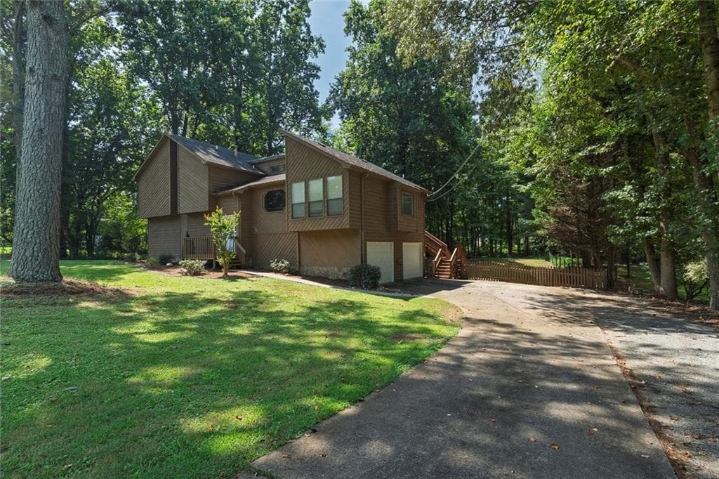 4 bedroom, 4 bathroom, 2,292 sq ft single family residence for sale at 6499 Will Dupree Lane, Acworth, GA 30102 — photo 2