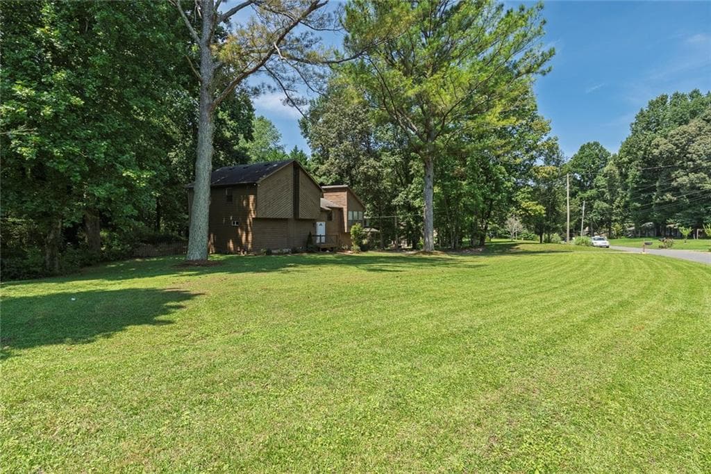 4 bedroom, 4 bathroom, 2,292 sq ft single family residence for sale at 6499 Will Dupree Lane, Acworth, GA 30102 — photo 5