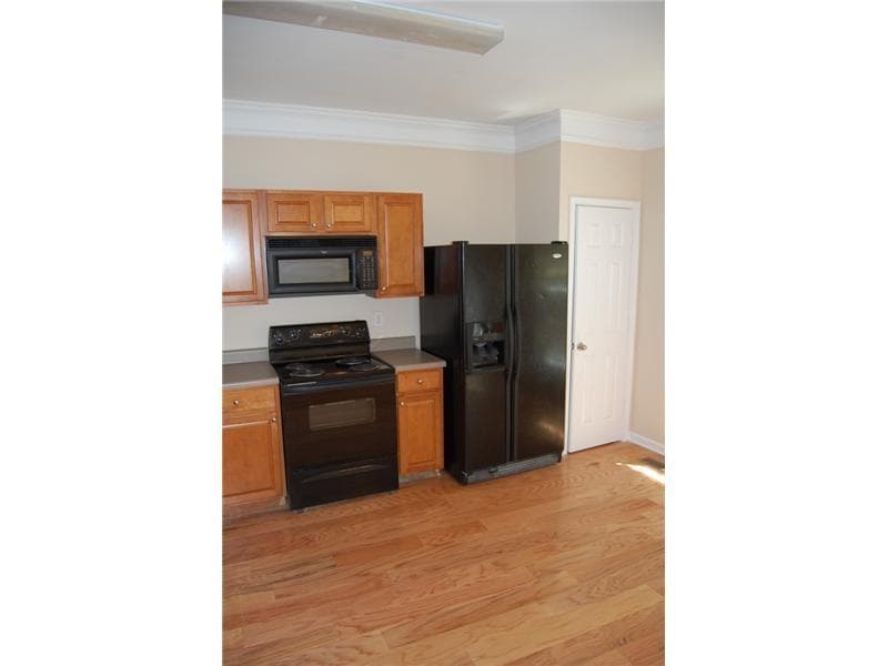 3 bedroom, 3 bathroom, 1,400 sq ft townhouse for sale at 618 Providence Place, Atlanta, GA 30331 — photo 3