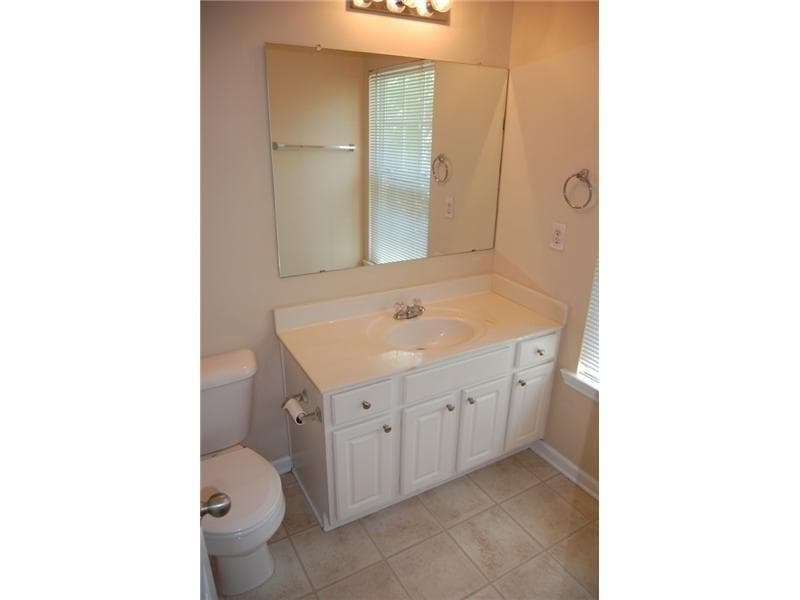 3 bedroom, 3 bathroom, 1,400 sq ft townhouse for sale at 618 Providence Place, Atlanta, GA 30331 — photo 9