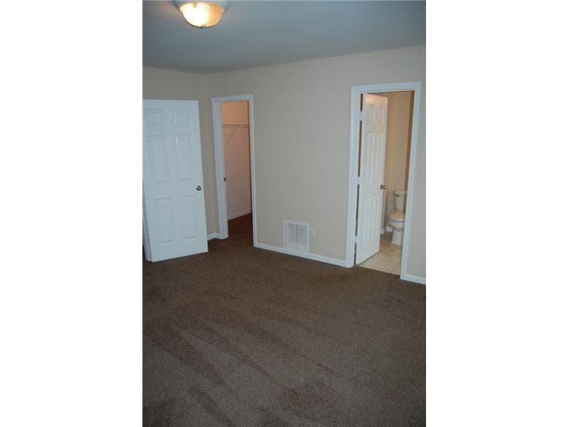 3 bedroom, 3 bathroom, 1,400 sq ft townhouse for sale at 618 Providence Place, Atlanta, GA 30331 — photo 8