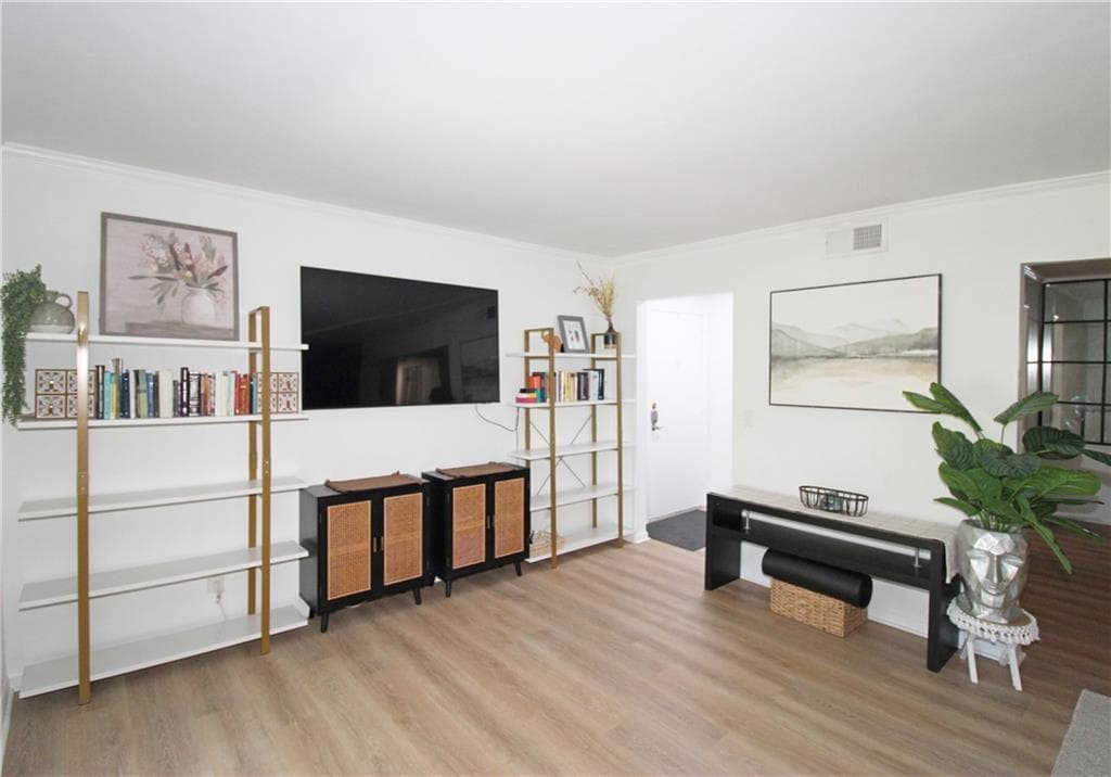 2 bedroom, 2 bathroom, 1,206 sq ft condominium for sale at 6851 Roswell Road H-31, Sandy Springs, GA 30328 — photo 5