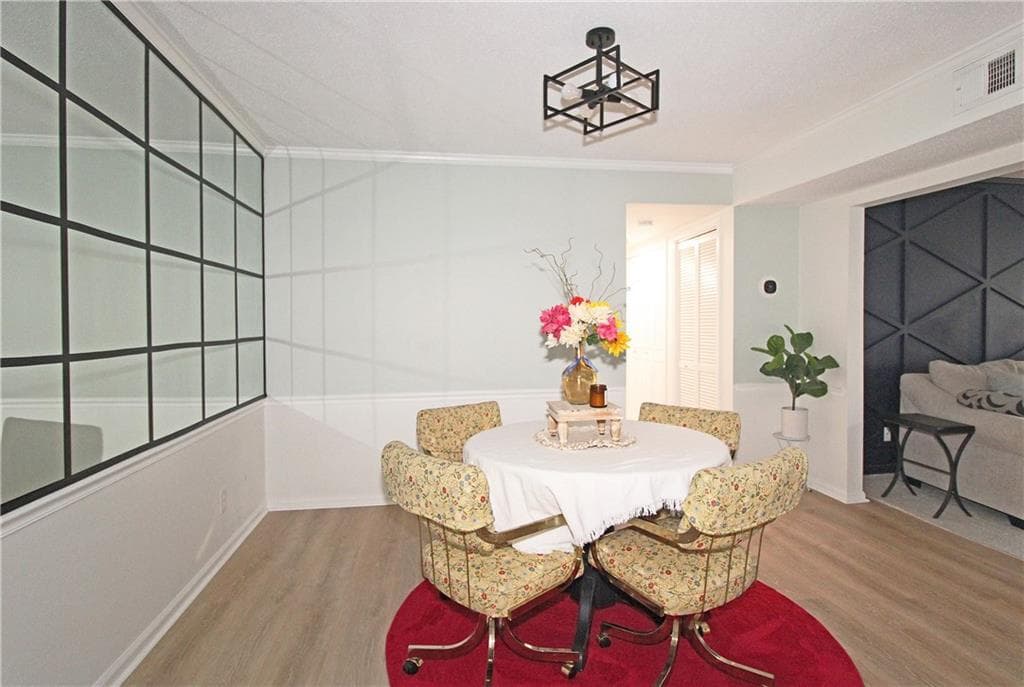 2 bedroom, 2 bathroom, 1,206 sq ft condominium for sale at 6851 Roswell Road H-31, Sandy Springs, GA 30328 — photo 8