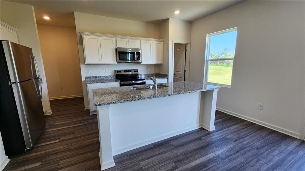 4 bedroom, 3 bathroom, 2,095 sq ft single family residence for sale at 32 Galilee Lane, Bethlehem, GA 30620 — photo 3