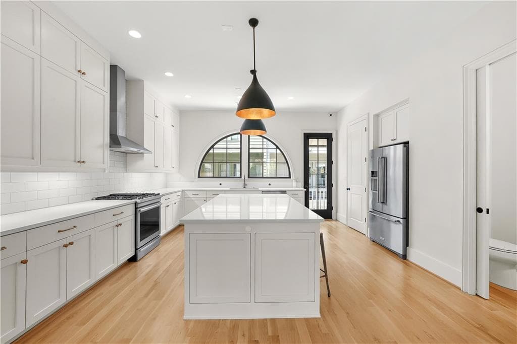 4 bedroom, 4 bathroom, 2,112 sq ft townhouse for rent at 683 Fraser Street, Atlanta, GA 30315 for $3,595 a month — photo 2