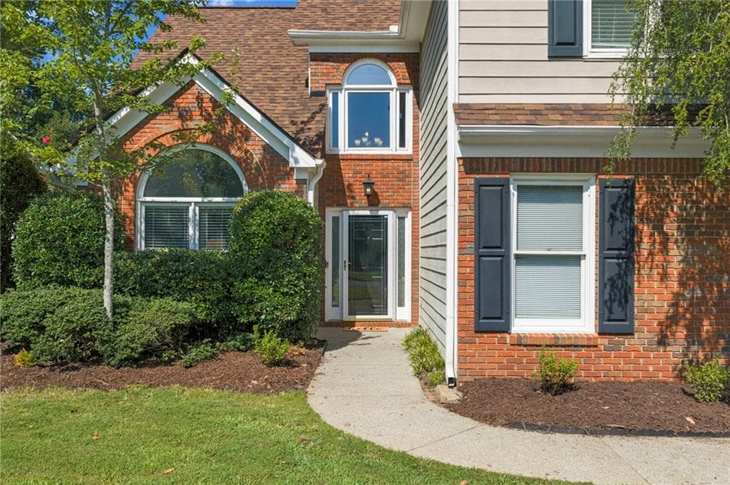 4 bedroom, 3 bathroom, 2,390 sq ft single family residence for sale at 1005 Brentmoor Lane, Kennesaw, GA 30144 — photo 2