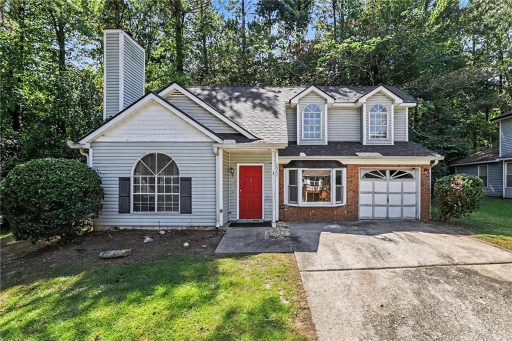 3 bedroom, 3 bathroom, 1,405 sq ft single family residence under contract at 2955 Sugarcreek Lane, Atlanta, GA 30316