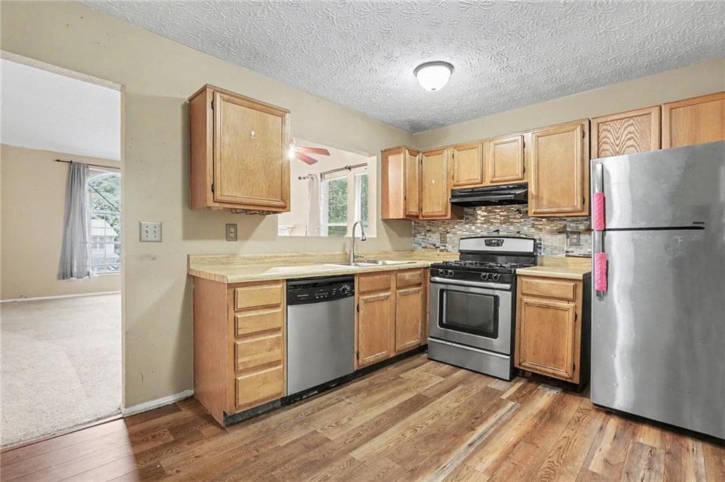 3 bedroom, 3 bathroom, 1,405 sq ft single family residence under contract at 2955 Sugarcreek Lane, Atlanta, GA 30316 — photo 7