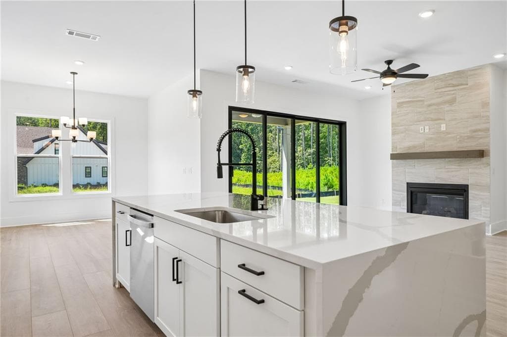 5 bedroom, 5 bathroom, 3,351 sq ft single family residence under contract at 212 Regester Way, Peachtree City, GA 30269 — photo 8