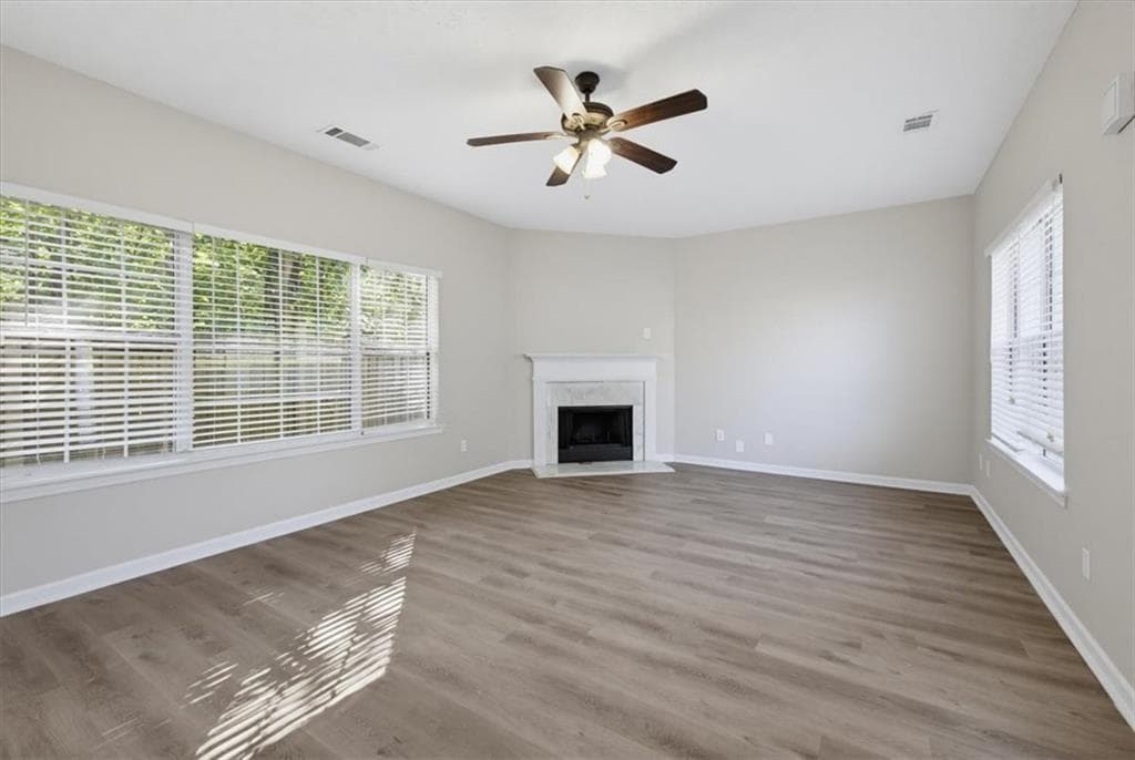 3 bedroom, 3 bathroom, 1,874 sq ft single family residence for sale at 4060 Robin Circle, College Park, GA 30349 — photo 6