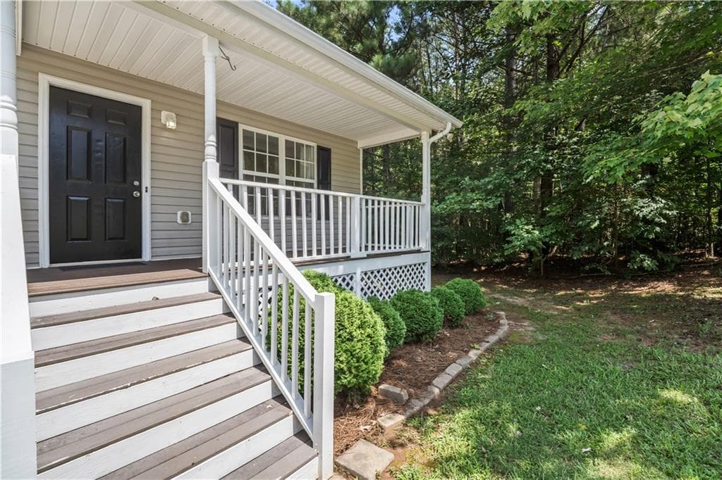 3 bedroom, 2 bathroom, 1,308 sq ft single family residence under contract at 2800 Tumblewood Trail, Gainesville, GA 30507 — photo 4