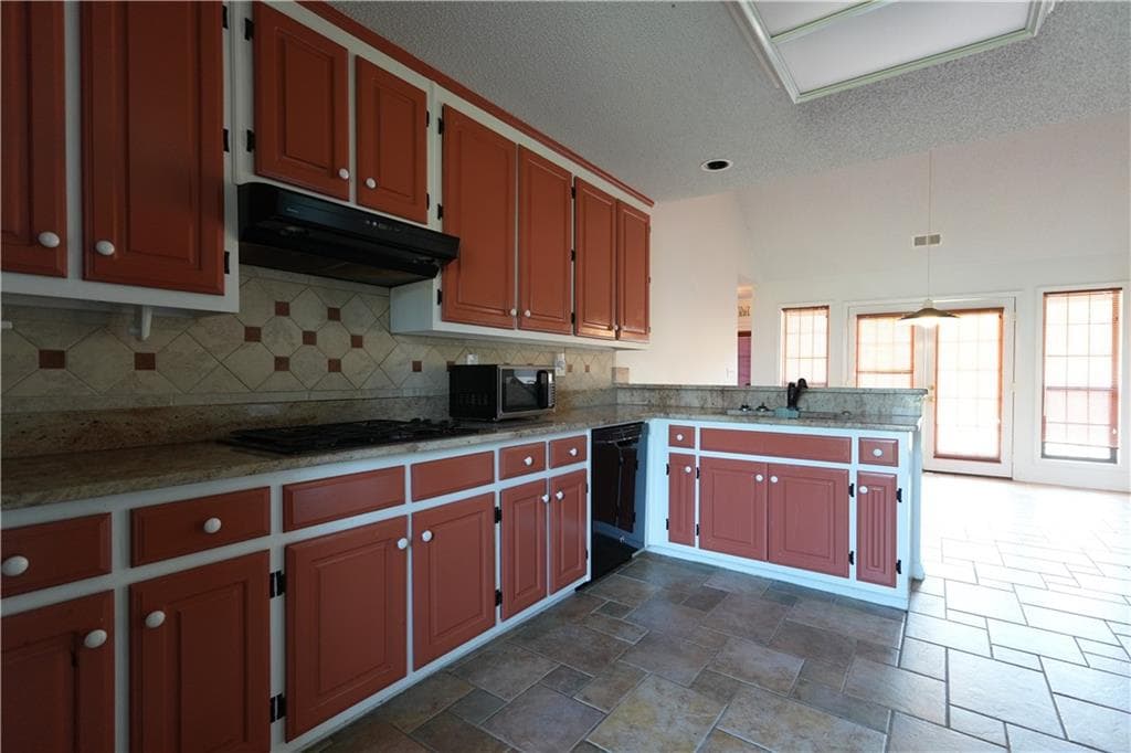 3 bedroom, 2 bathroom, 1,913 sq ft single family residence for sale at 1041 Forest Hills Drive, Conyers, GA 30094 — photo 10