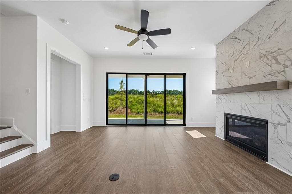 3 bedroom, 4 bathroom, 2,843 sq ft single family residence for sale at 203 Regester Way, Peachtree City, GA 30269 — photo 3