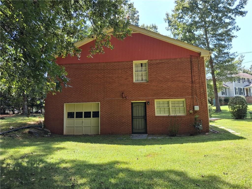 4 bedroom, 4 bathroom, 2,228 sq ft single family residence for sale at 2589 King Circle, Conyers, GA 30013 — photo 2