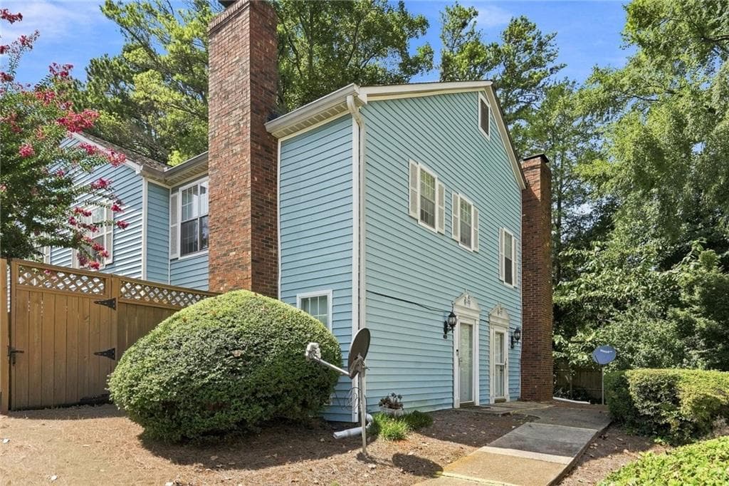 2 bedroom, 2 bathroom, 1,196 sq ft condominium for sale at 5557 Clover Rise Lane, Norcross, GA 30093