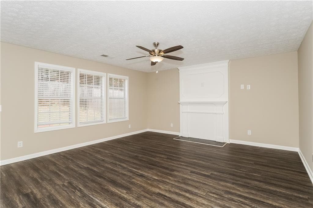 4 bedroom, 3 bathroom, 2,916 sq ft single family residence under contract at 2462 Tolliver Drive, Ellenwood, GA 30294 — photo 10