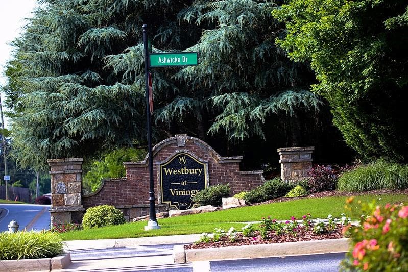 4 bedroom, 4 bathroom, 2,345 sq ft townhouse for sale at 5004 Ridgemont Walk 19, Atlanta, GA 30339 — photo 4
