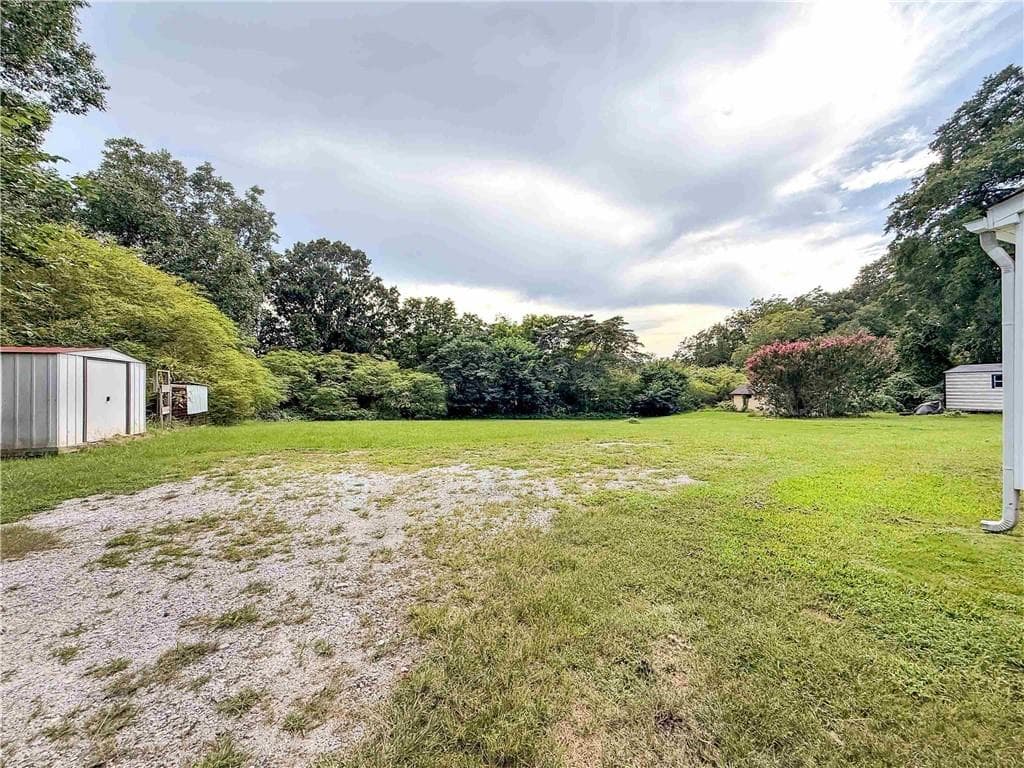 2 bedroom, 1 bathroom, 1,092 sq ft single family residence for rent at 504 Turner Avenue, Palmetto, GA 30268 for $1,500 a month — photo 3