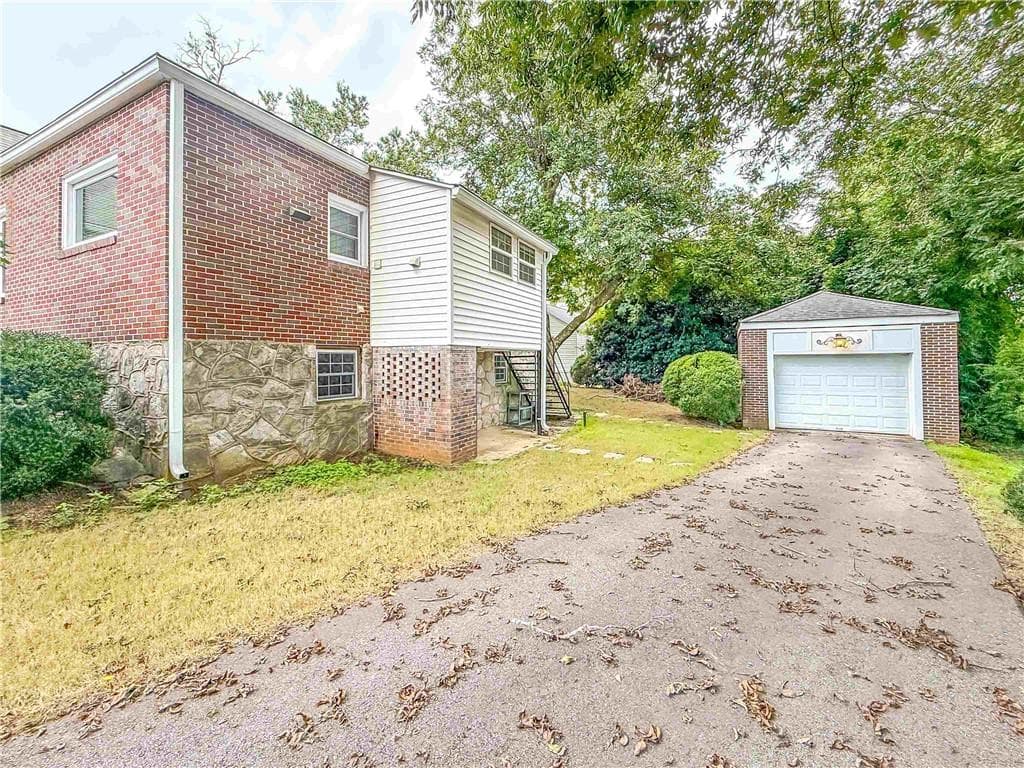 3 bedroom, 2 bathroom, 1,602 sq ft single family residence for rent at 598 Main Street, Palmetto, GA 30268 for $2,600 a month — photo 3