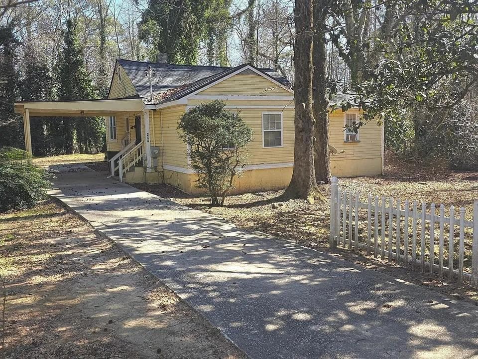 4 bedroom, 1 bathroom, 1,500 sq ft single family residence under contract at 244 Dollar Mill Road, Atlanta, GA 30331