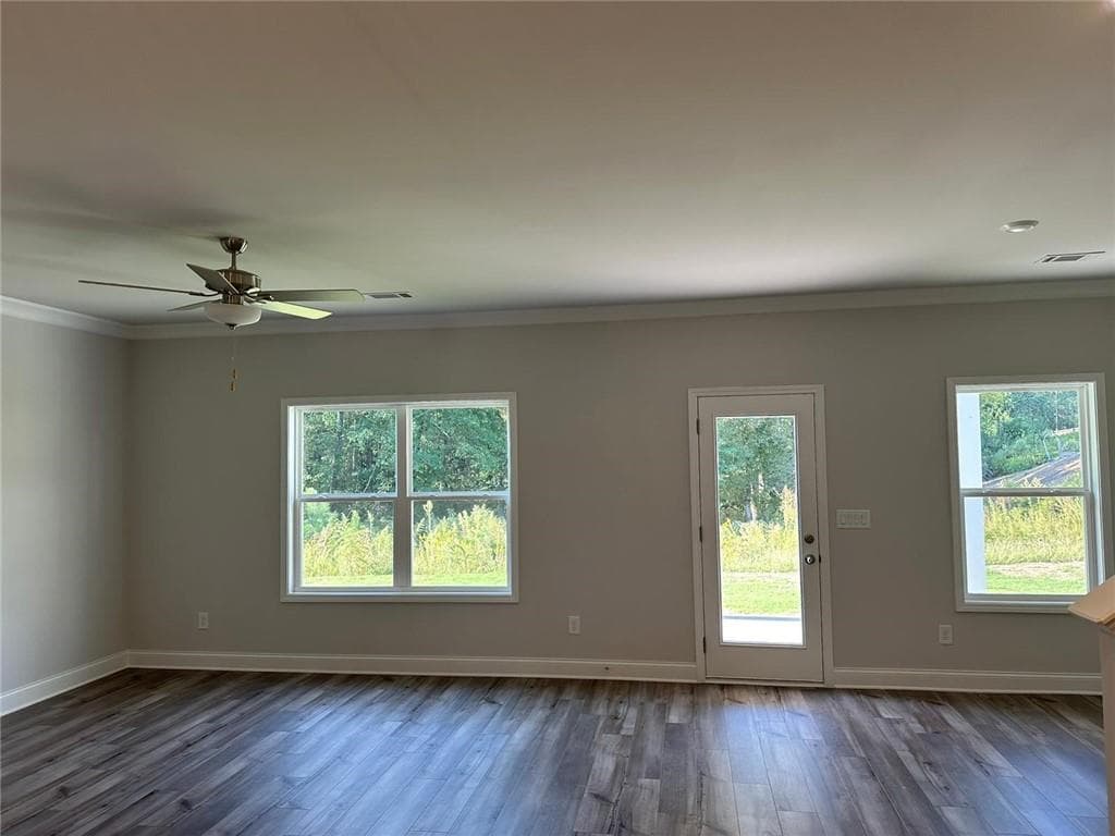 3 bedroom, 3 bathroom, 2,016 sq ft single family residence for rent at 3633 Dover Run Lane, Loganville, GA 30052 for $2,500 a month — photo 2