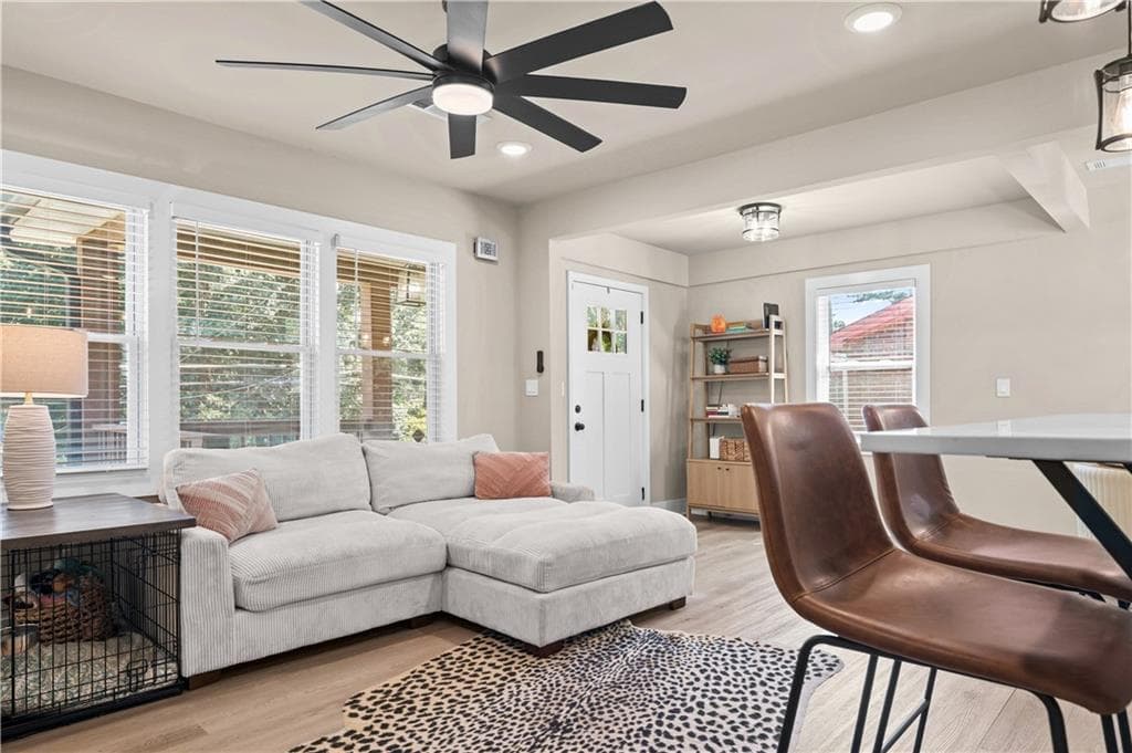 3 bedroom, 2 bathroom, 1,151 sq ft single family residence under contract at 3240 Stratton Lane, Scottdale, GA 30079 — photo 5