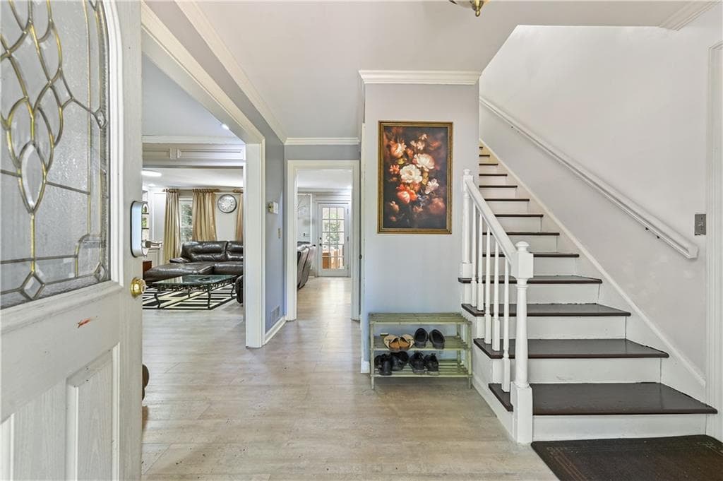 5 bedroom, 4 bathroom, 4,036 sq ft single family residence for sale at 85 Shadow Lake Drive, Lilburn, GA 30047 — photo 4
