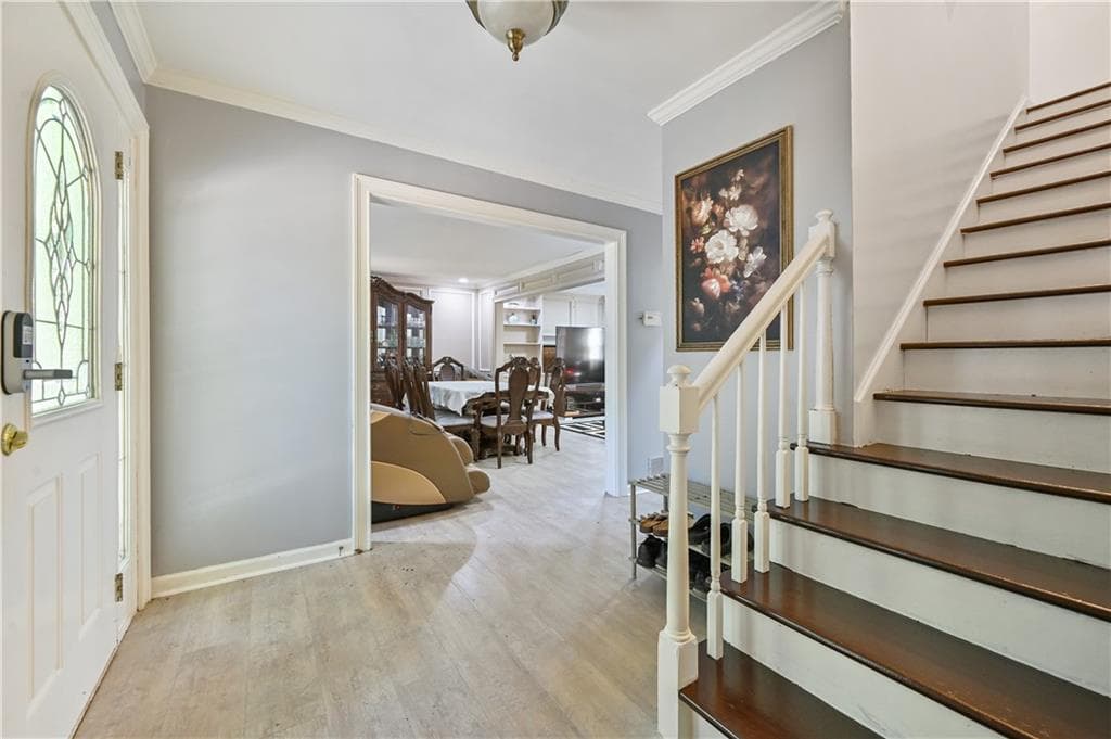 5 bedroom, 4 bathroom, 4,036 sq ft single family residence for sale at 85 Shadow Lake Drive, Lilburn, GA 30047 — photo 5