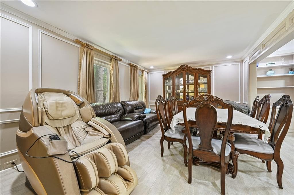 5 bedroom, 4 bathroom, 4,036 sq ft single family residence for sale at 85 Shadow Lake Drive, Lilburn, GA 30047 — photo 9