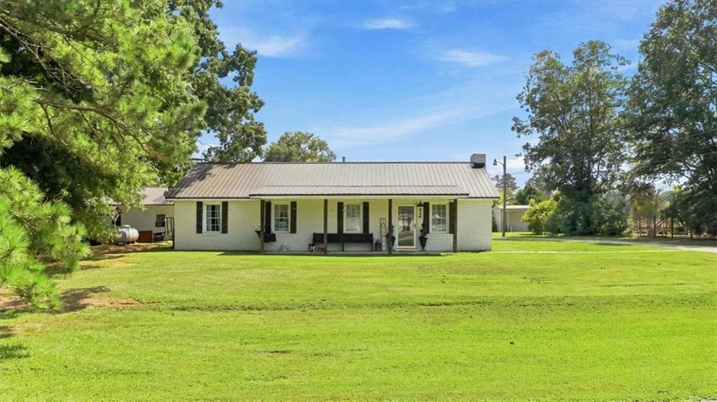 3 bedroom, 2 bathroom, 1,360 sq ft single family residence under contract at 636 Yarbrough Road, Aragon, GA 30104 — photo 2