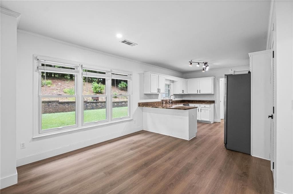 4 bedroom, 3 bathroom, 2,545 sq ft single family residence for sale at 3304 Standing Peachtree Trail, Kennesaw, GA 30152 — photo 8