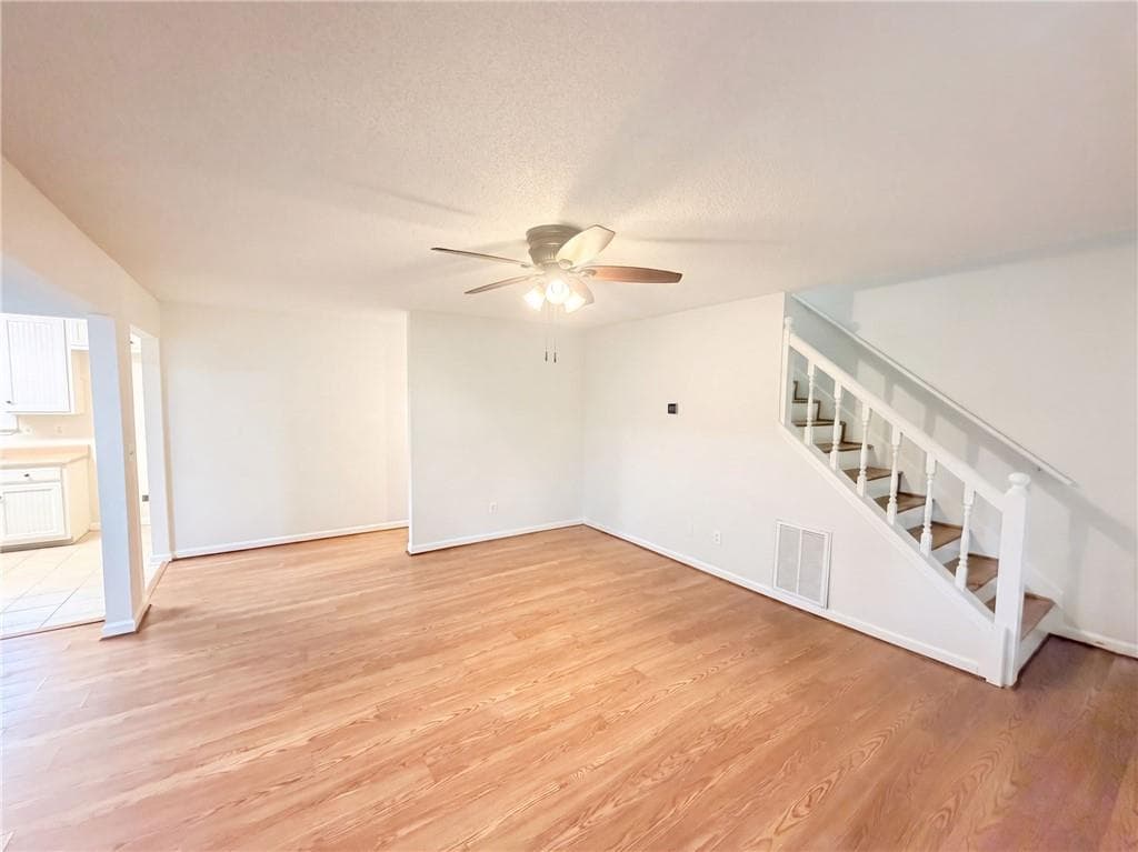 3 bedroom, 3 bathroom, 1,827 sq ft single family residence for sale at 1784 Deer Court, Monroe, GA 30656 — photo 3