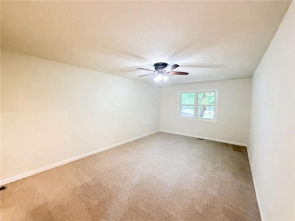 3 bedroom, 3 bathroom, 1,827 sq ft single family residence for sale at 1784 Deer Court, Monroe, GA 30656 — photo 6