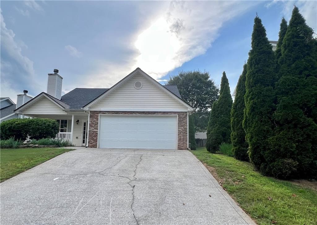 4 bedroom, 2 bathroom, 1,722 sq ft single family residence for rent at 417 Hillcrest Common, Canton, GA 30115 for $2,050 a month