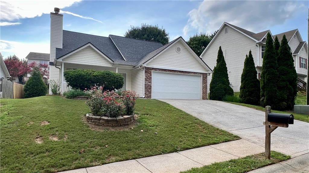 4 bedroom, 2 bathroom, 1,722 sq ft single family residence for rent at 417 Hillcrest Common, Canton, GA 30115 for $2,050 a month — photo 2