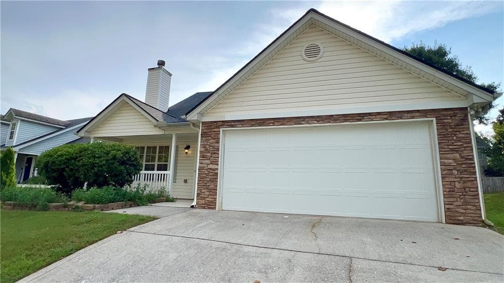 4 bedroom, 2 bathroom, 1,722 sq ft single family residence for rent at 417 Hillcrest Common, Canton, GA 30115 for $2,050 a month — photo 3