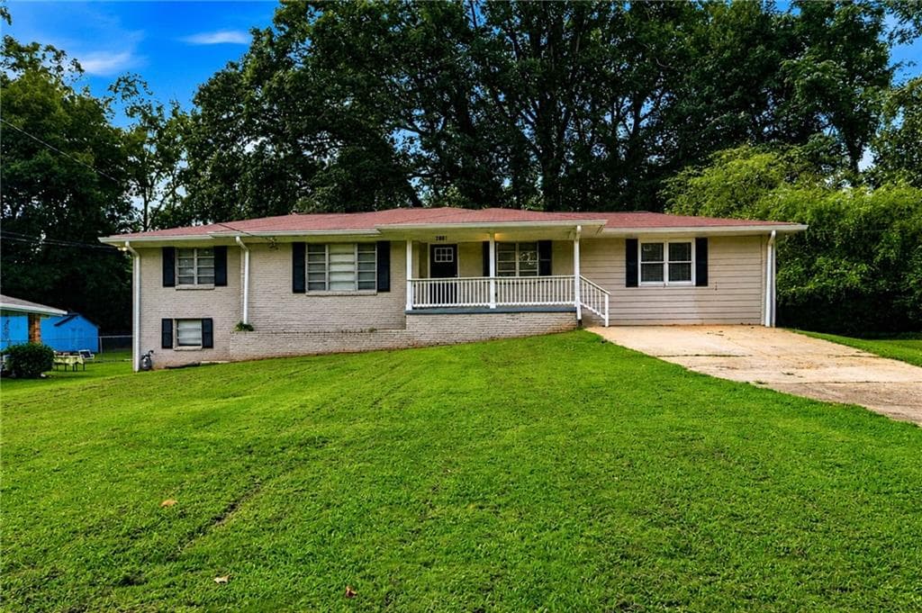 4 bedroom, 2 bathroom, 2,215 sq ft single family residence for sale at 2881 Treadway Drive, Decatur, GA 30034 — photo 3