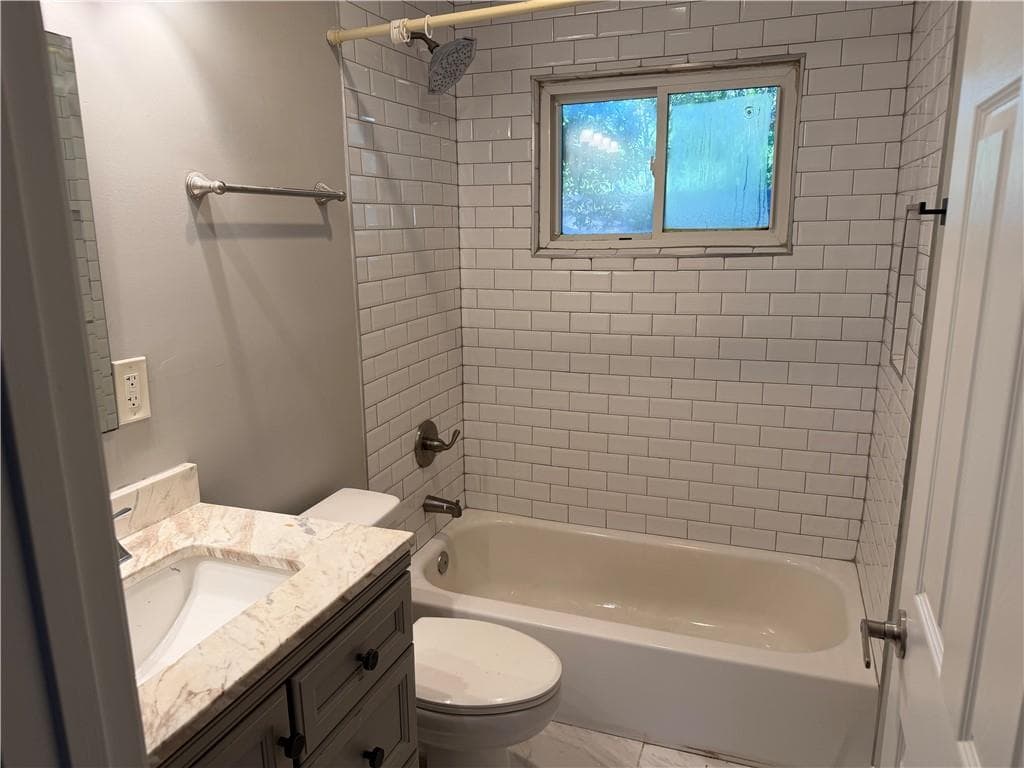 5 bedroom, 3 bathroom, 1,820 sq ft single family residence for sale at 2192 NE Dering Circle, Atlanta, GA 30345 — photo 7
