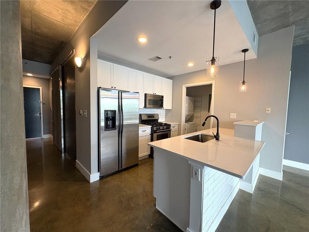1 bedroom, 1 bathroom, 760 sq ft condominium for sale at 845 Spring Street 213, Atlanta, GA 30308 — photo 1 of 19