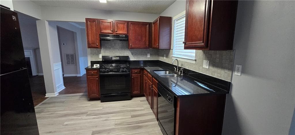4 bedroom, 3 bathroom, 2,011 sq ft single family residence for rent at 3644 Caseys Cove, Ellenwood, GA 30294 for $2,300 a month — photo 4