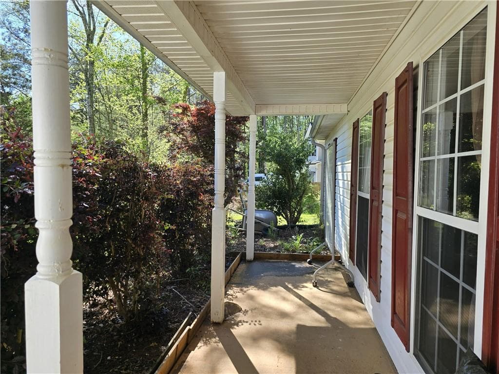3 bedroom, 2 bathroom, 1,270 sq ft single family residence for sale at 245 Crofton Ridge, Bethlehem, GA 30620 — photo 4