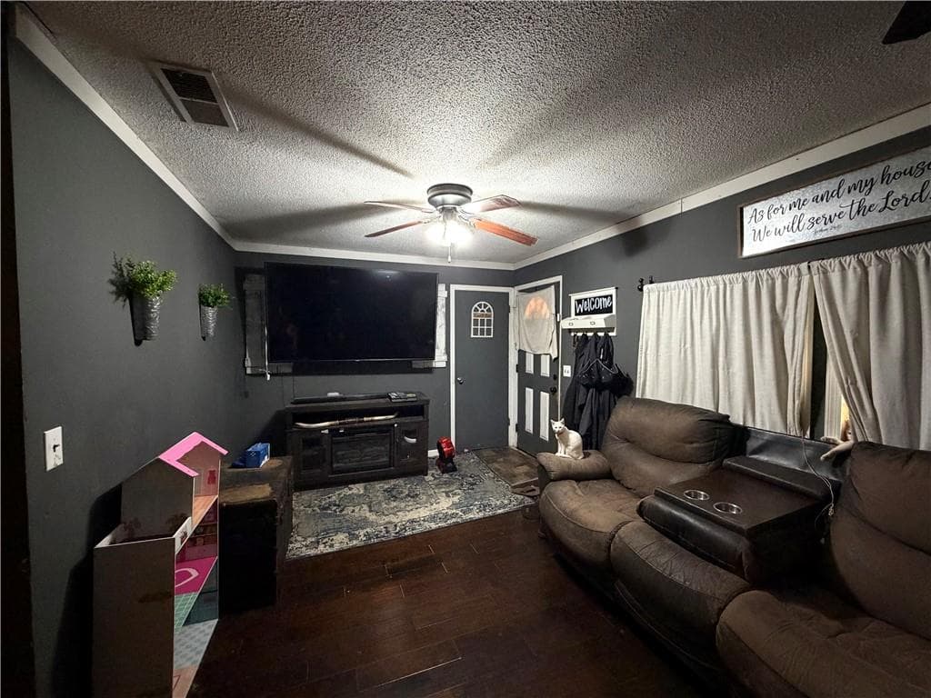 3 bedroom, 1 bathroom, 1,222 sq ft single family residence for sale at 322 Circle Drive, Calhoun, GA 30701 — photo 7