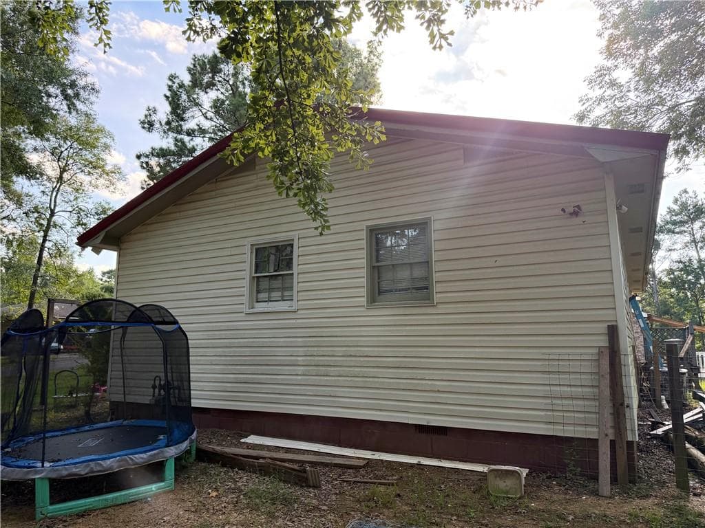 3 bedroom, 1 bathroom, 1,222 sq ft single family residence for sale at 322 Circle Drive, Calhoun, GA 30701 — photo 6